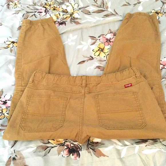 Boys wrangler Brown Cargo Pants with Elastic Ankles. - Picture 6 of 8